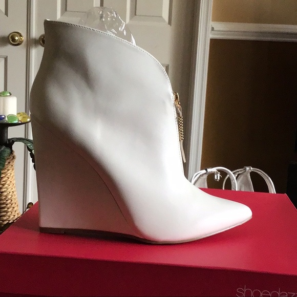 shoedazzle white heels
